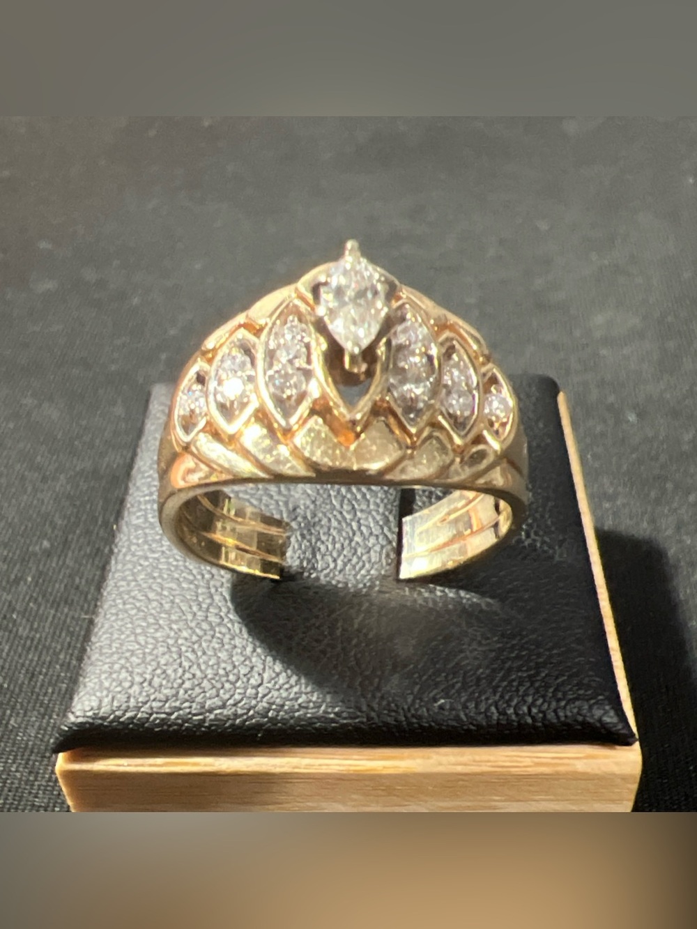 Estate 14K Yellow Gold Natural 1/2Ct Center Marquise Diamond w/Accents Ring Sz10